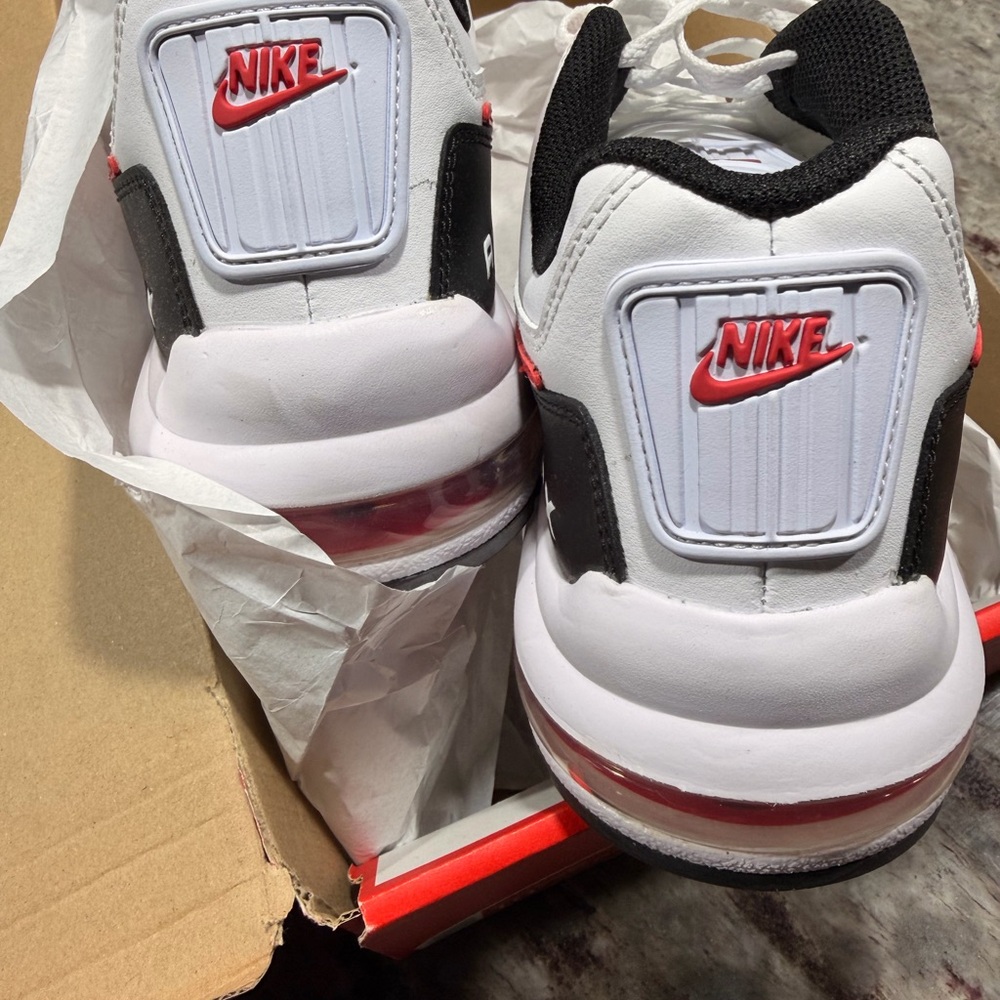 Nike Air Max 3 LTD White and Red Sneakers - Picture 4 of 7